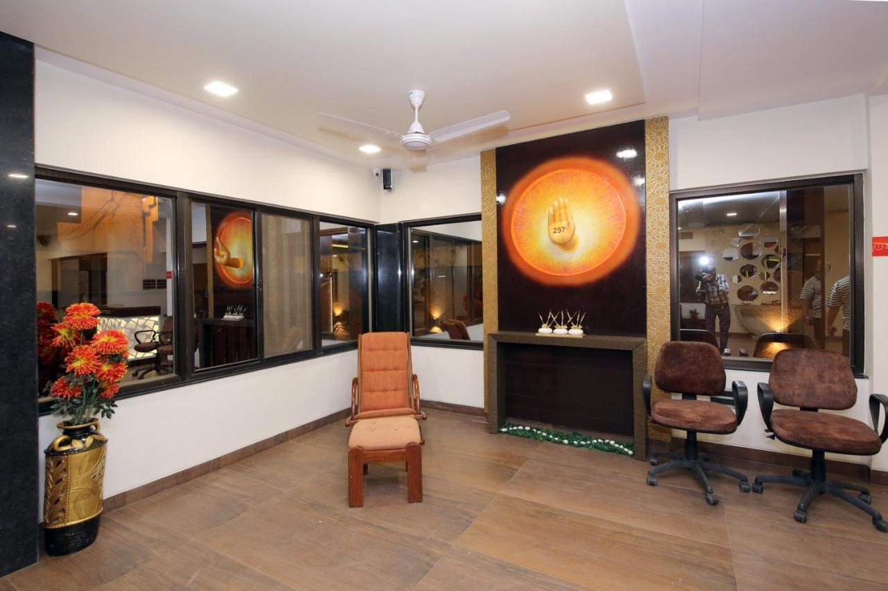 Capital O 36691 Hotel Aashirwad Inn Jabalpur Zewnętrze zdjęcie