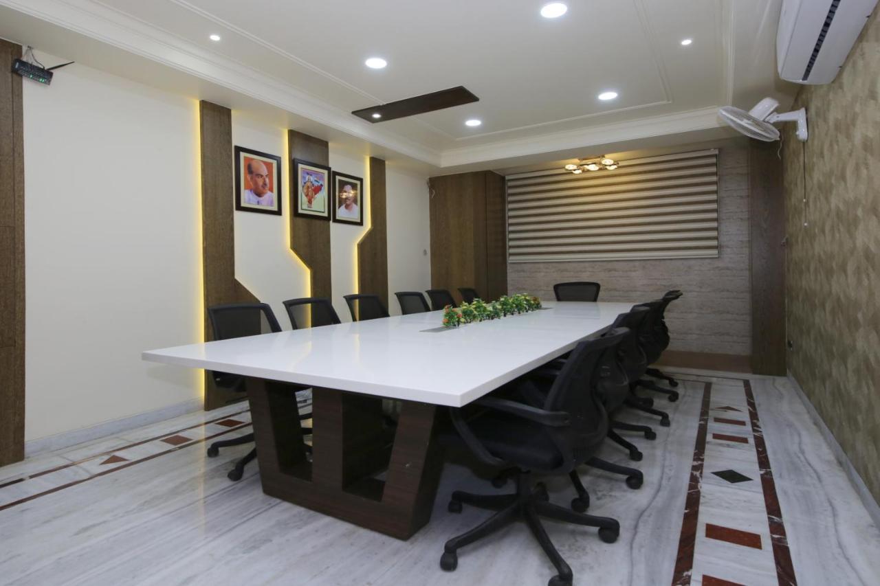 Capital O 36691 Hotel Aashirwad Inn Jabalpur Zewnętrze zdjęcie